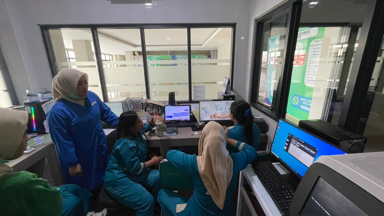 Intaslasi dan Training Penggunaan TerasLIS di RSU Mitra Pedan Klaten - Foto 2