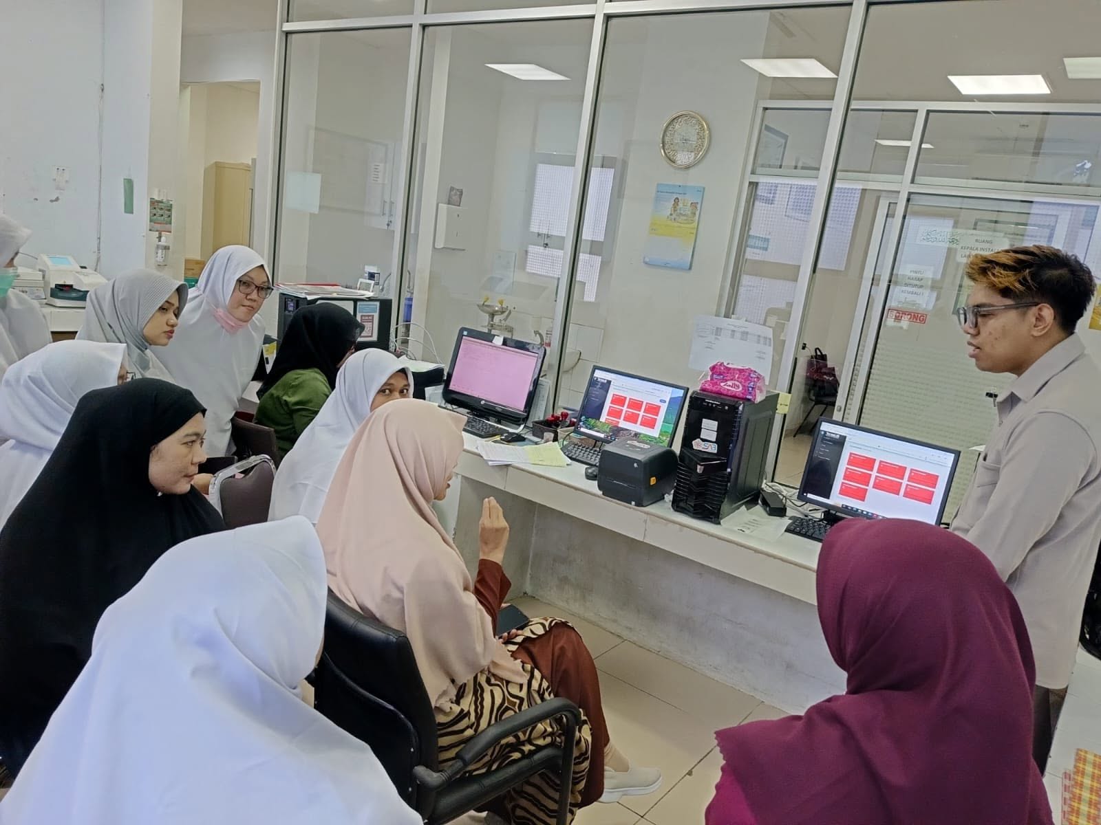 Instalasi dan Training Penggunaan TerasLIS  Laboratory Information System di Rumah Sakit Ibu dan Anak Banda Aceh Provinsi NAD